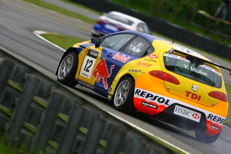 Yvan Muller wint de seizoenopener